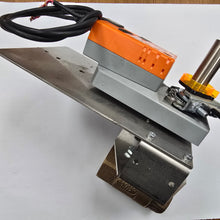 Load image into Gallery viewer, VA0791 – Proportional Control Valve 2-Way 1.25"NPT Belimo PCV
